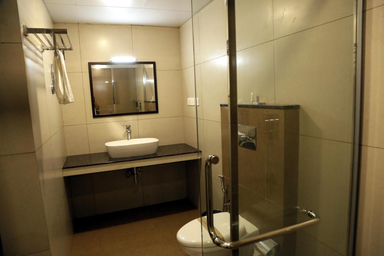 Esquina Residency Hotell Kochi Eksteriør bilde