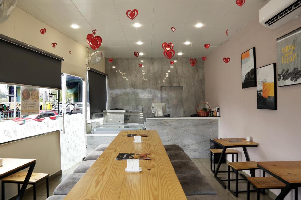 Esquina Residency Hotell Kochi Eksteriør bilde